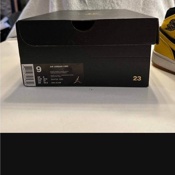 Jordan 1 Retro Mid ‘New Love’ - Picture 8 of 10